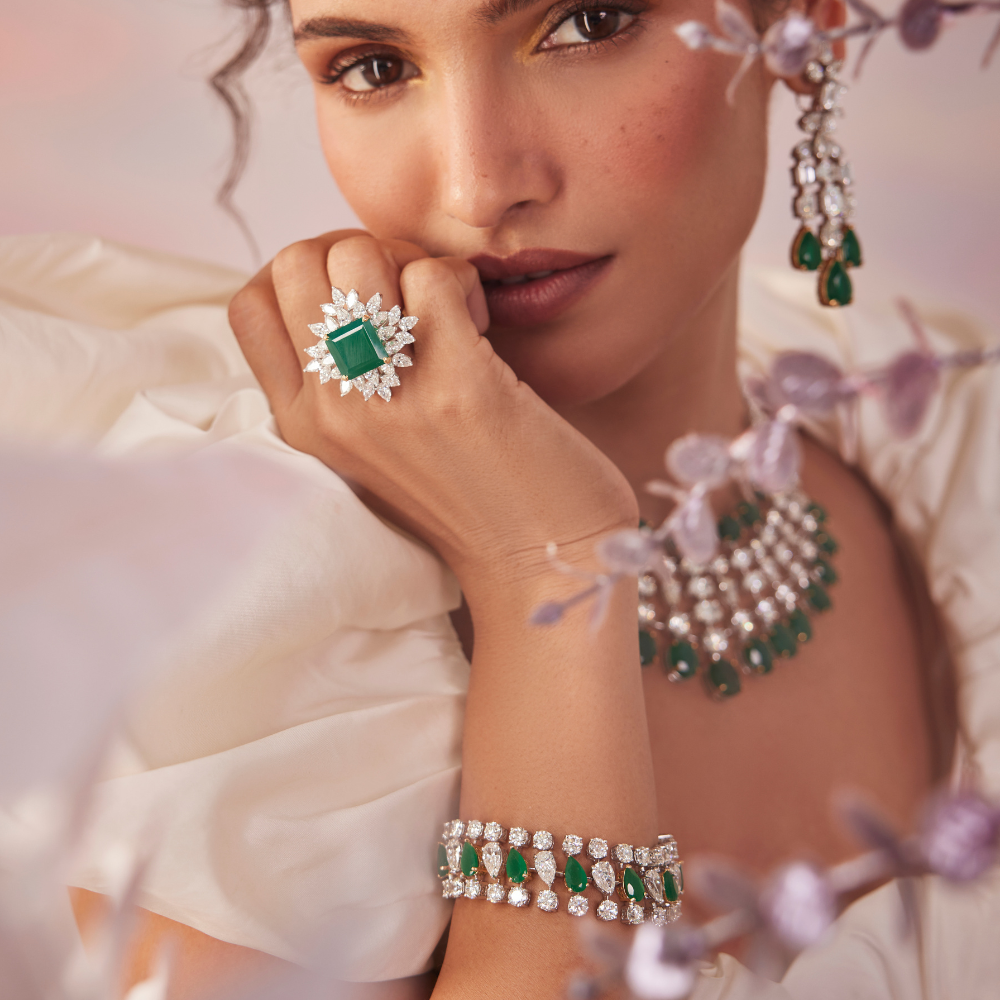 Regal Emerald Radiance Diamond Bracelet